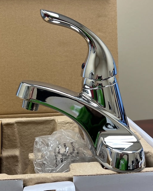 SINGLE HANDLE BATHROOM SINK FAUCET IN POLISHED CHROME